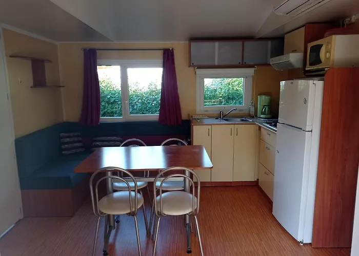 Camping Le Figuier Mobil 6 Personnes Le Bel Air Limogne-en-Quercy